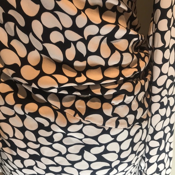 “DIANE von FURSTENBERG” VINTAGE Black and White Dress. - Picture 5 of 13